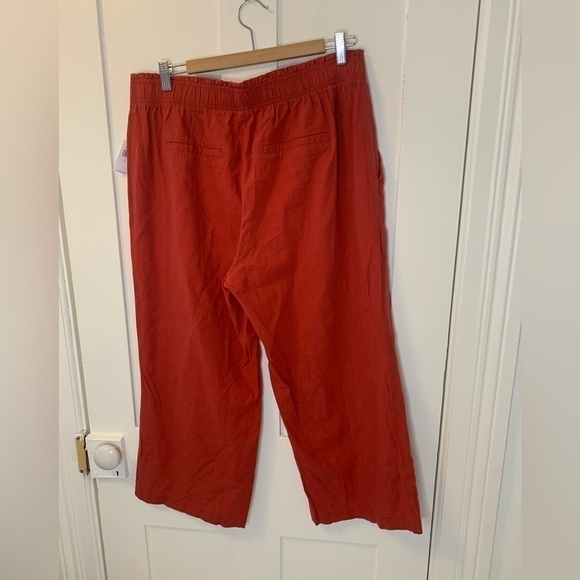 Red Cropped Pants - Picture 2 of 4